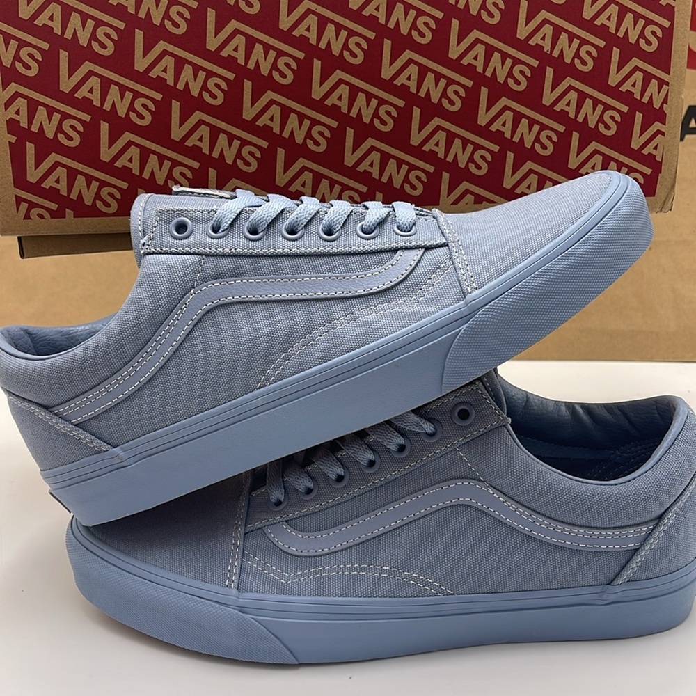 Vans WMNS Sky Blue Canvas Sneakers Old Skool
Pastel Mono Dusty Blue
VN000CT8DSB - Picture 15 of 16